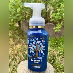 Bath and Body Works Lakeside Life
Gentle & Clean Foaming Hand Soap